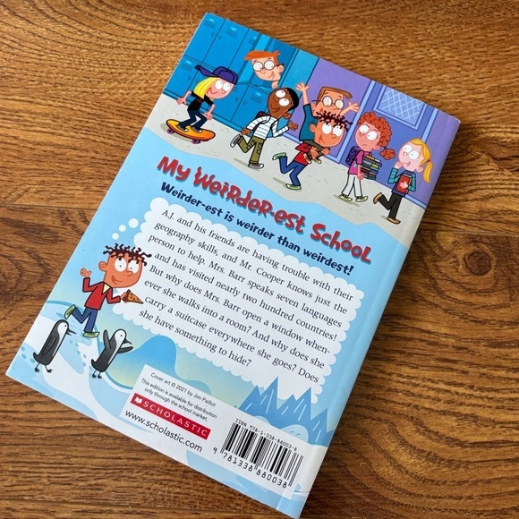 My Weirdest School: #9 Mrs. Barr Has Gone Too Far! paperback book - Picture 3 of 3